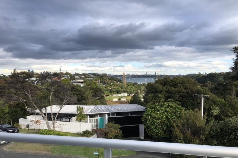 Photo of property in 1/15 Wilding Avenue, Northcote Point, Auckland, 0627