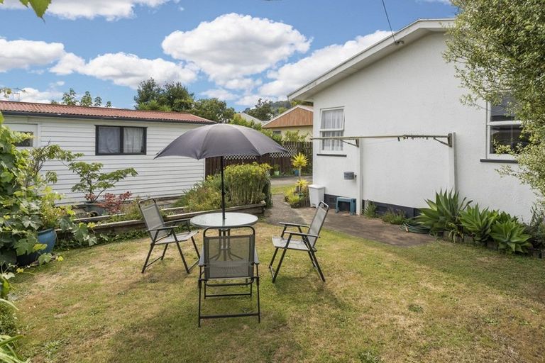 Photo of property in 2/47 Roto Street, Tahunanui, Nelson, 7011