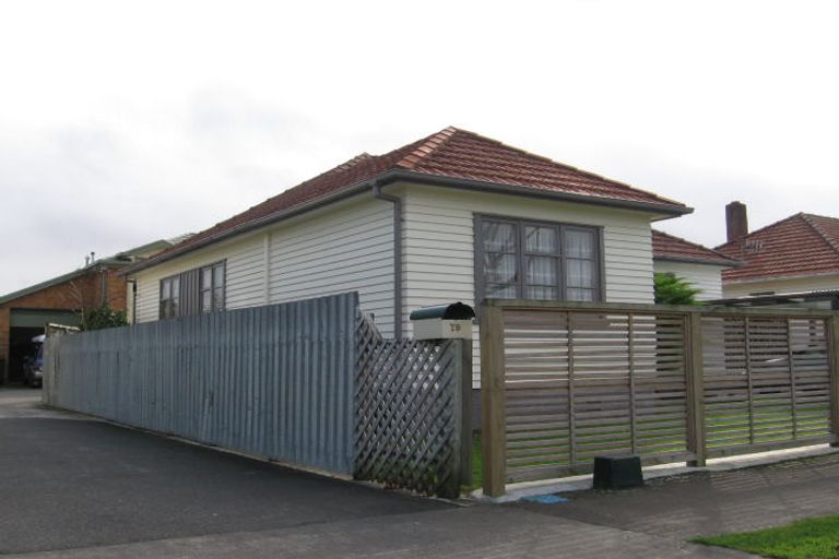 Photo of property in 79 Rangiora Avenue, Roslyn, Palmerston North, 4414