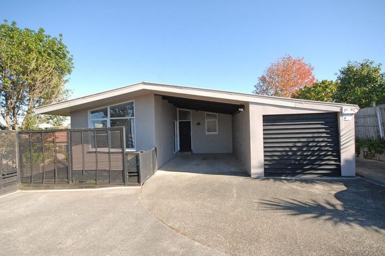 Photo of property in 1/40 Woodstock Road, Forrest Hill, Auckland, 0620