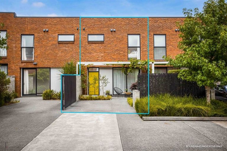 Photo of property in 8 Uku Lane, Hobsonville, Auckland, 0616