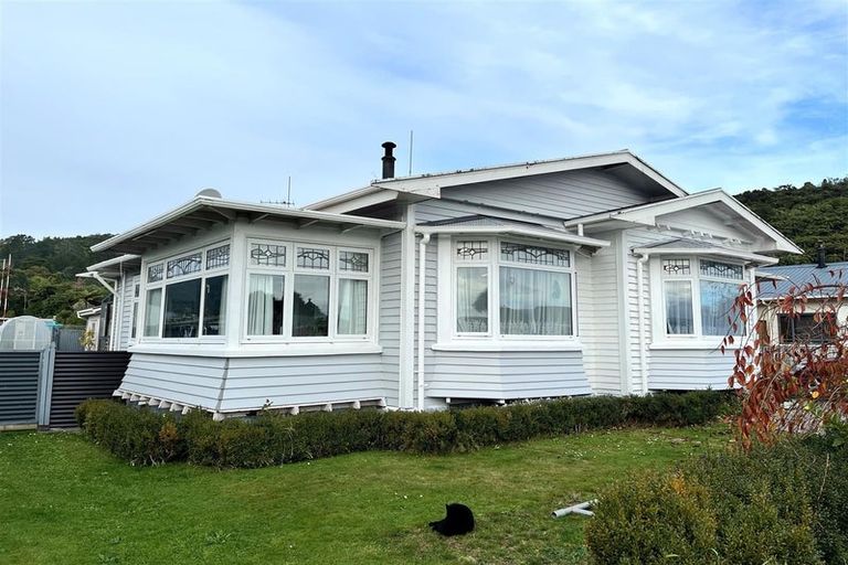 Photo of property in 33 Milton Road, Greymouth, 7805