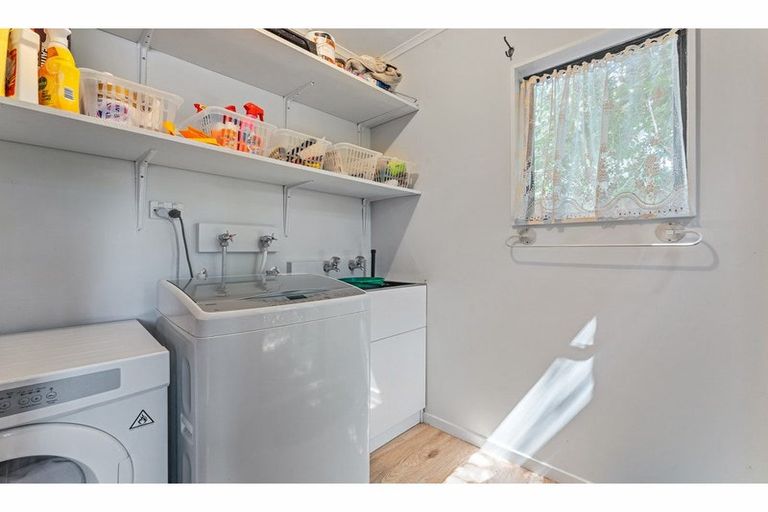 Photo of property in 2/74 Cockayne Crescent, Sunnynook, Auckland, 0620