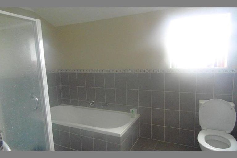 Photo of property in 2 Tavua Lane, Ranui, Auckland, 0612