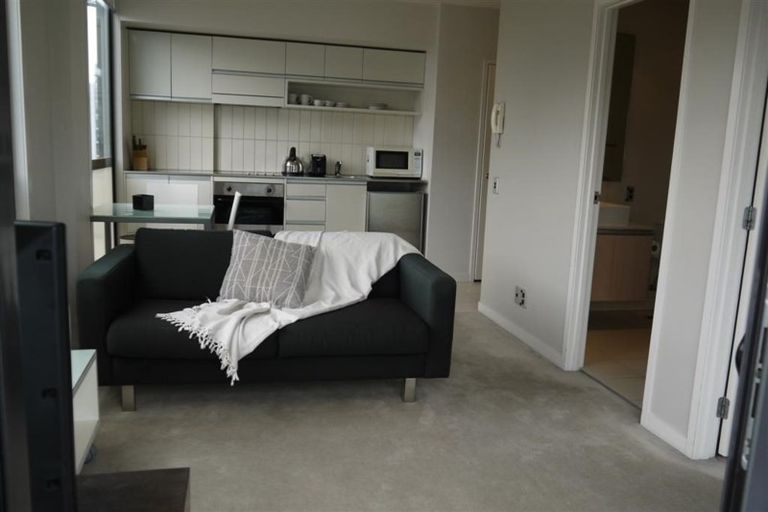 Photo of property in 75 Halsey Drive, Lynfield, Auckland, 1042