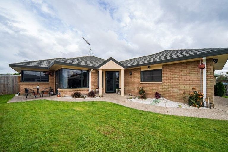 Photo of property in 35 Hastings Place, Hamilton Lake, Hamilton, 3204