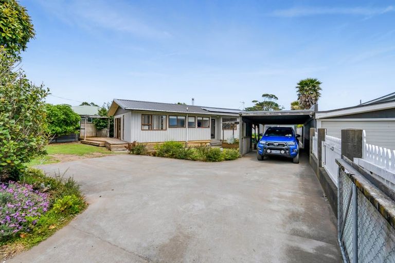 Photo of property in 376 South Road, Omata, New Plymouth, 4374