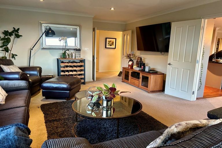 Photo of property in 124 Trig Road, Whitford, Howick, 2571