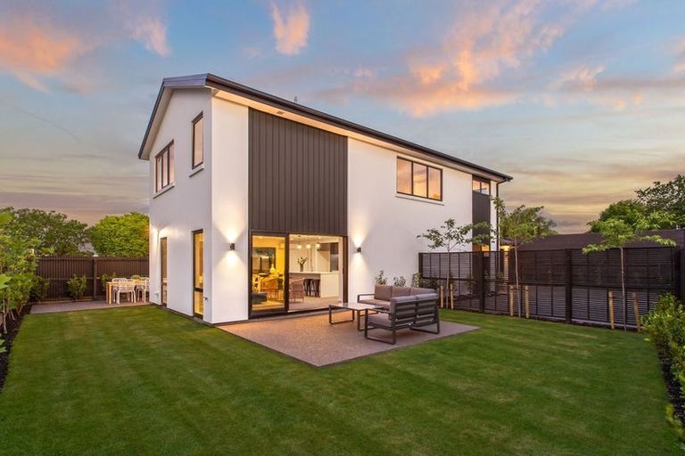 Photo of property in 92b Memorial Avenue, Ilam, Christchurch, 8053