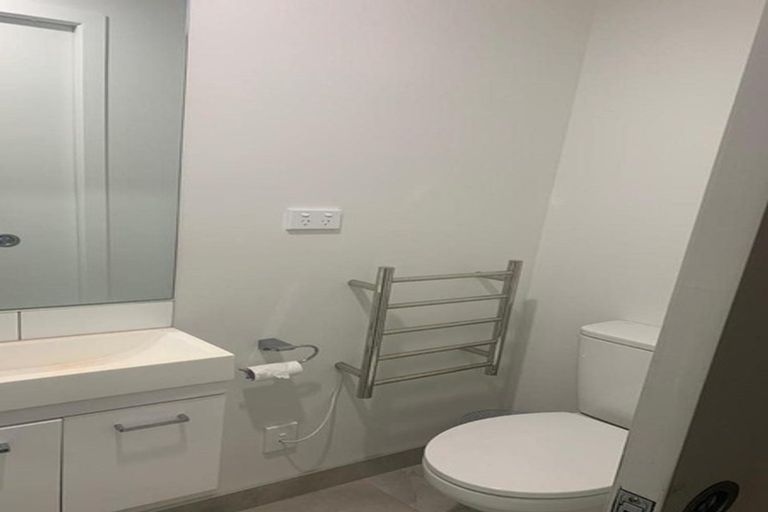 Photo of property in 9/113 Knighton Road, Hillcrest, Hamilton, 3216