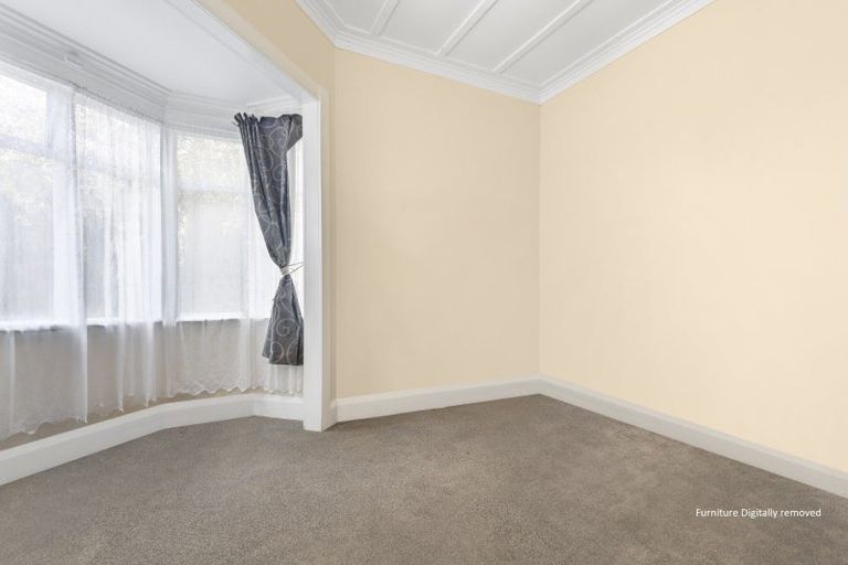 Photo of property in 16 Lyon Street, Marton, 4710