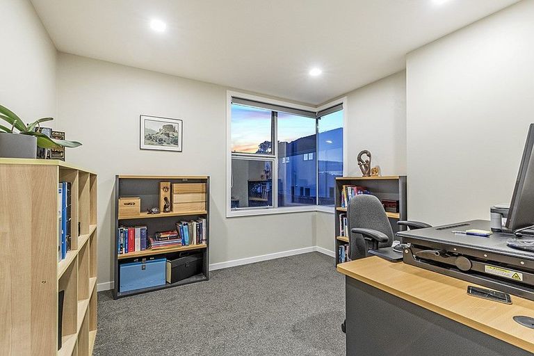 Photo of property in 2/49 Seaview Road, Castor Bay, Auckland, 0620