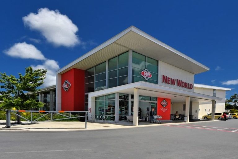 Photo of property in 4 Ropere Street, Kumeu, 0810