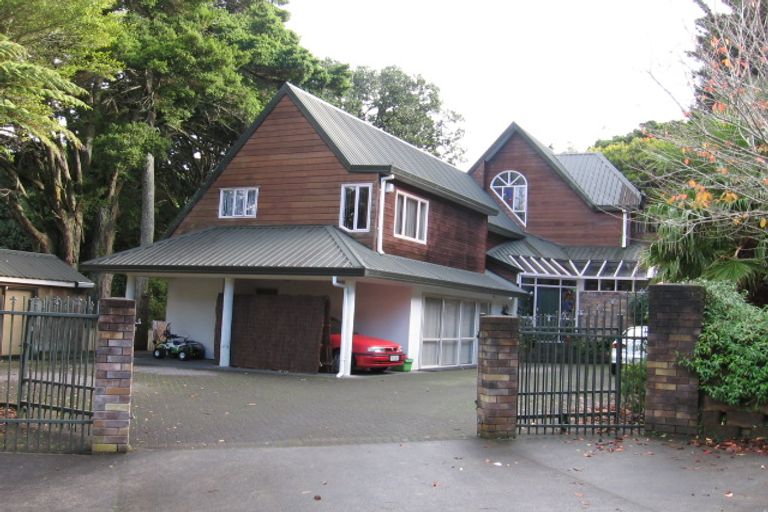Photo of property in 37 Ewhurst Place, Goodwood Heights, Auckland, 2105