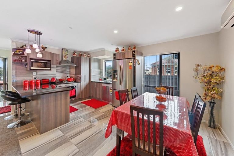 Photo of property in 102 Carruth Road, Papatoetoe, Auckland, 2025