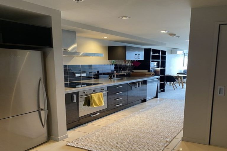 Photo of property in Monument Apartments, 9h/245 Wakefield Street, Te Aro, Wellington, 6011