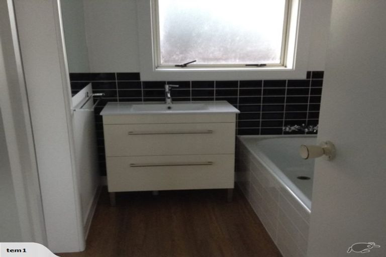 Photo of property in 42 Woolley Street, Avondale, Christchurch, 8061