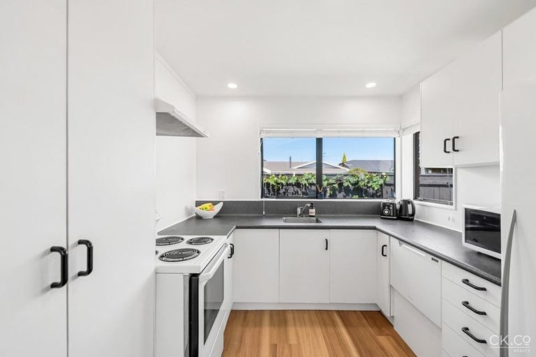 Photo of property in 13a Fairfield Avenue, Fairfield, Lower Hutt, 5011