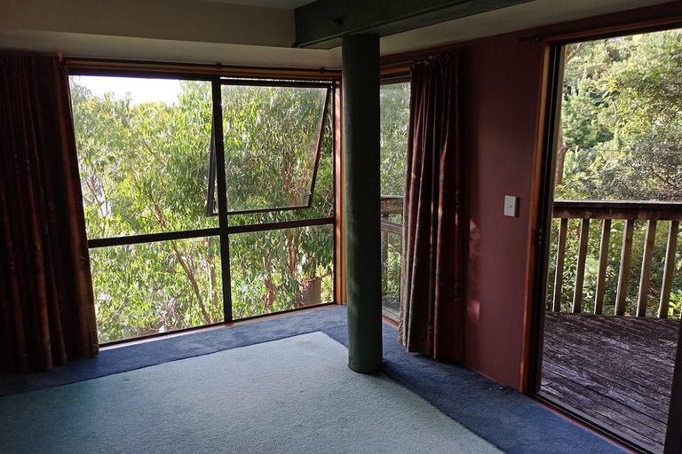 Photo of property in 321 Marine Drive, York Bay, Lower Hutt, 5013