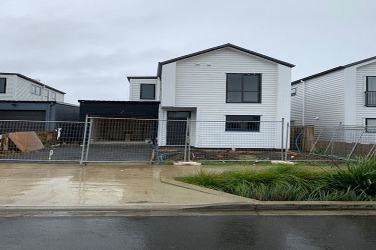 Photo of property in 10 Tapuwae Way, Mangere Bridge, Auckland, 2022