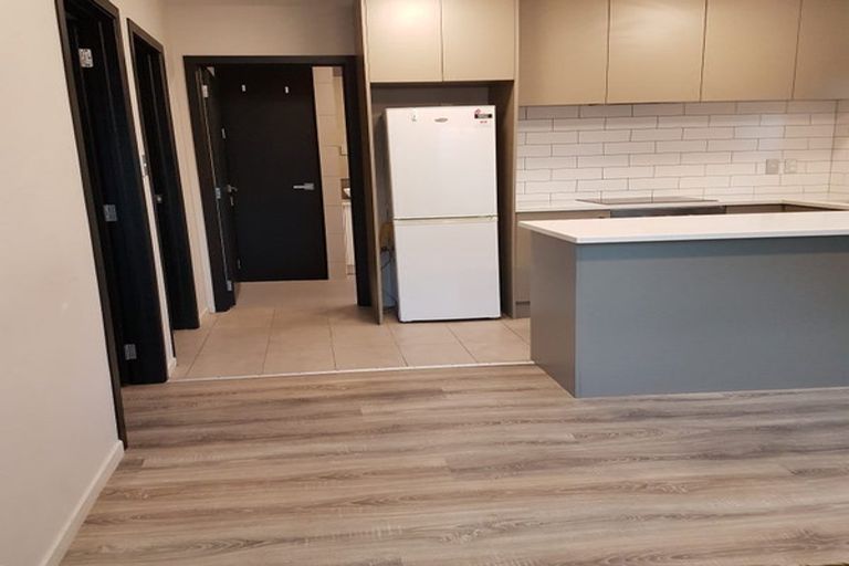 Photo of property in 208 Don Buck Road, Massey, Auckland, 0614