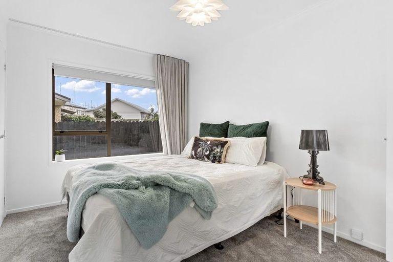 Photo of property in 2/36 Trentham Road, Papakura, 2110