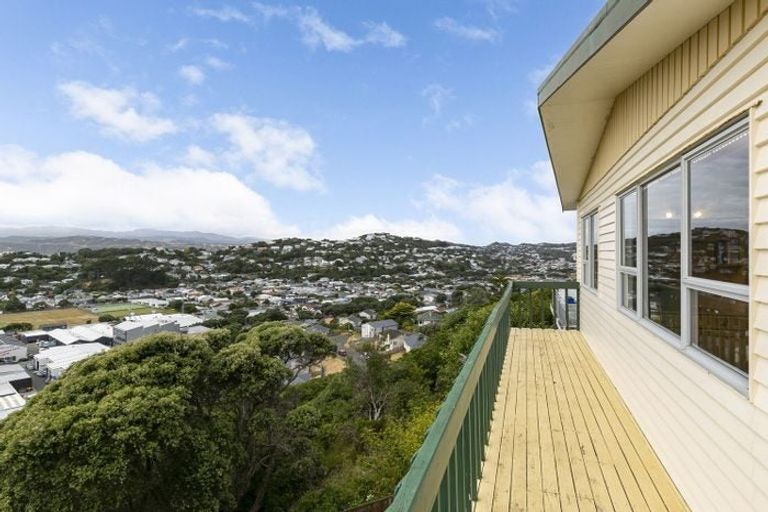 Photo of property in 22 Waiwera Crescent, Maupuia, Wellington, 6022