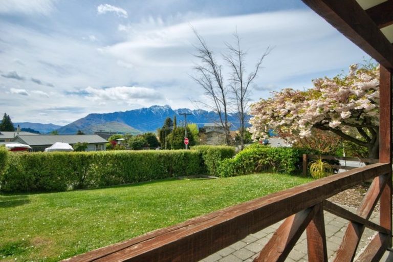 Photo of property in 4a Avalon Crescent, Fernhill, Queenstown, 9300