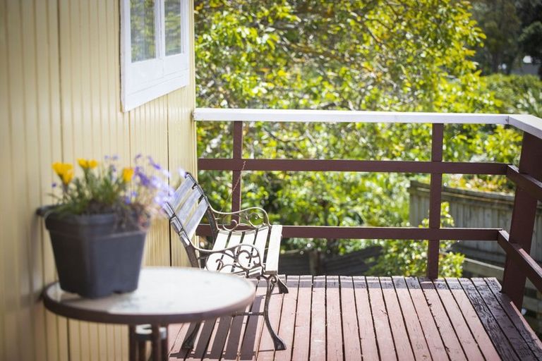 Photo of property in 5 Gillies Crescent, Waimarama, Havelock North, 4294