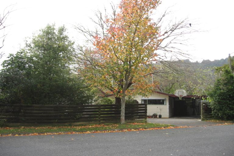 Photo of property in 9 Pohue Grove, Stokes Valley, Lower Hutt, 5019