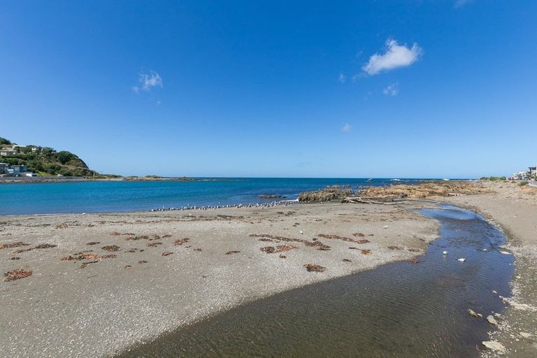 Photo of property in 72 Owhiro Bay Parade, Owhiro Bay, Wellington, 6023