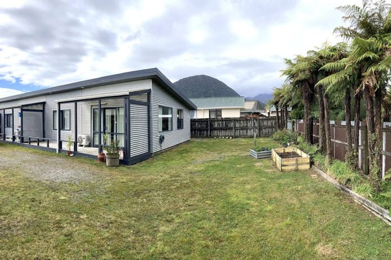Photo of property in 3/6 Pauareka Road, Haast, 7886