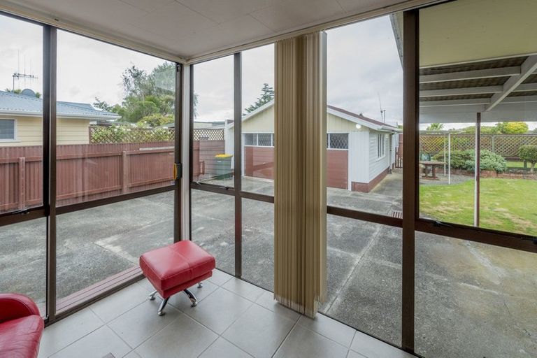 Photo of property in 17 Meadowvale Drive, Levin, 5510