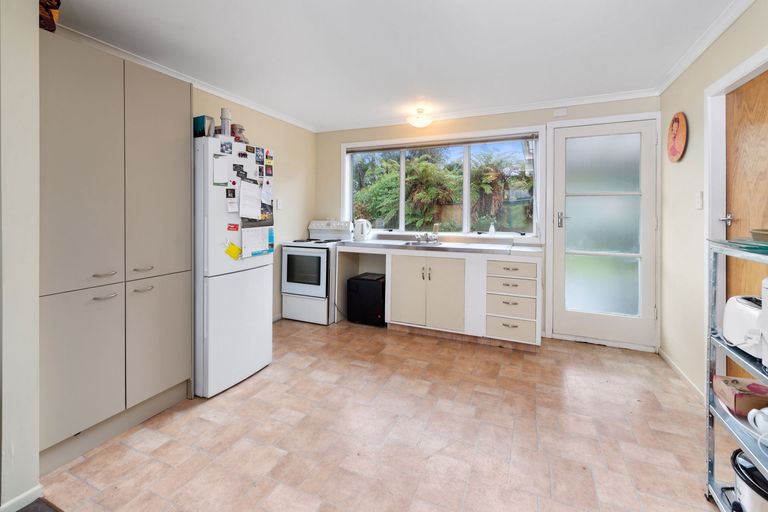 Photo of property in 21b Tirita Street, Kawaha Point, Rotorua, 3010