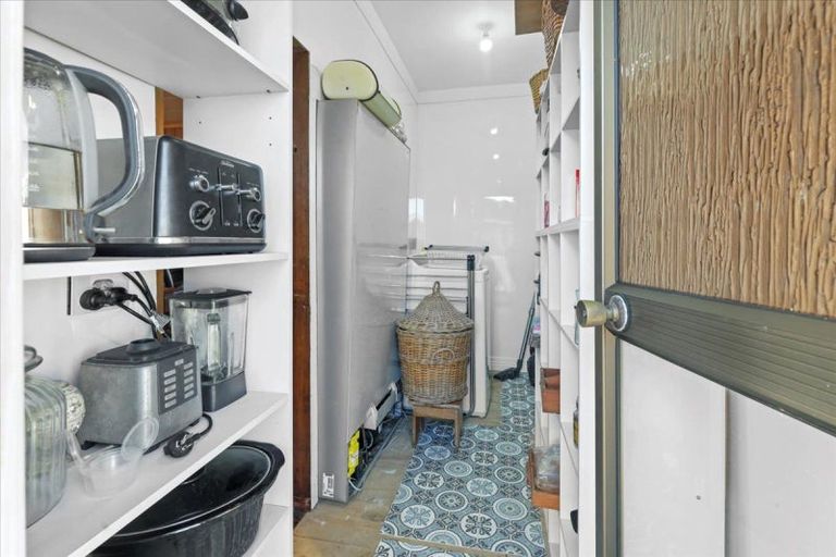 Photo of property in 8 Point Road, Mokau, 4376