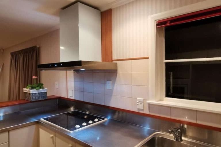 Photo of property in 18 Swansea Street, Hokowhitu, Palmerston North, 4410