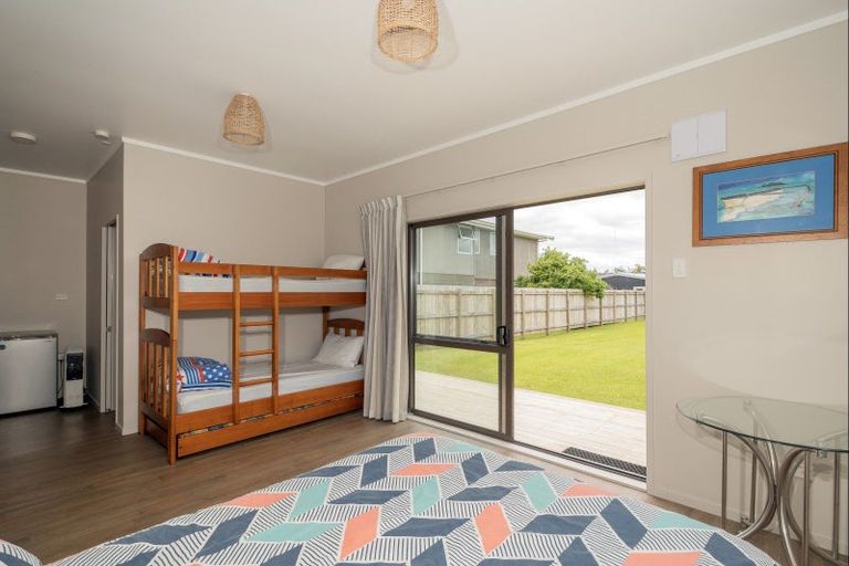 Photo of property in 37 Hornsea Road, Tairua, 3508