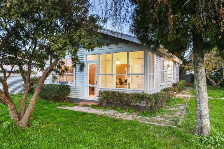 Photo of property in 33 Ropata Street, Kaiti, Gisborne, 4010