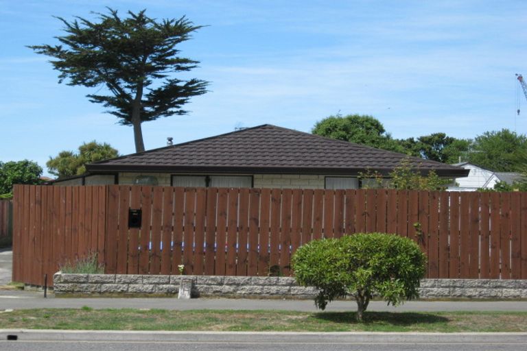 Photo of property in 2/265 Estuary Road, South New Brighton, Christchurch, 8062