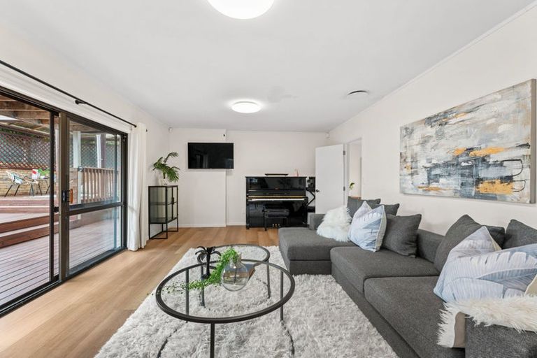 Photo of property in 19 Venus Place, Half Moon Bay, Auckland, 2012