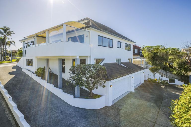 Photo of property in 22 Mccahill Views, Botany Downs, Auckland, 2010