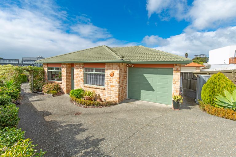 Photo of property in 87a Elan Place, Stanmore Bay, Whangaparaoa, 0932