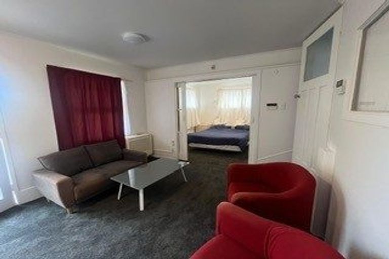 Photo of property in 150 Avondale Road, Avondale, Auckland, 1026