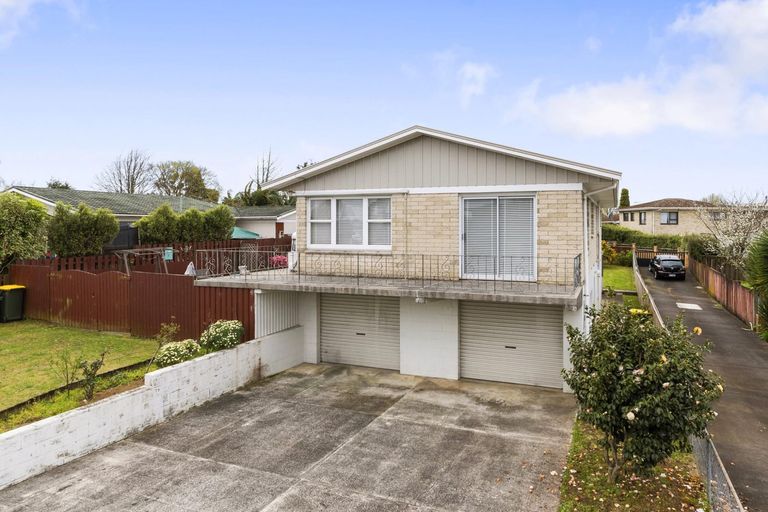 Photo of property in 12 Bexley Place, Pahurehure, Papakura, 2113