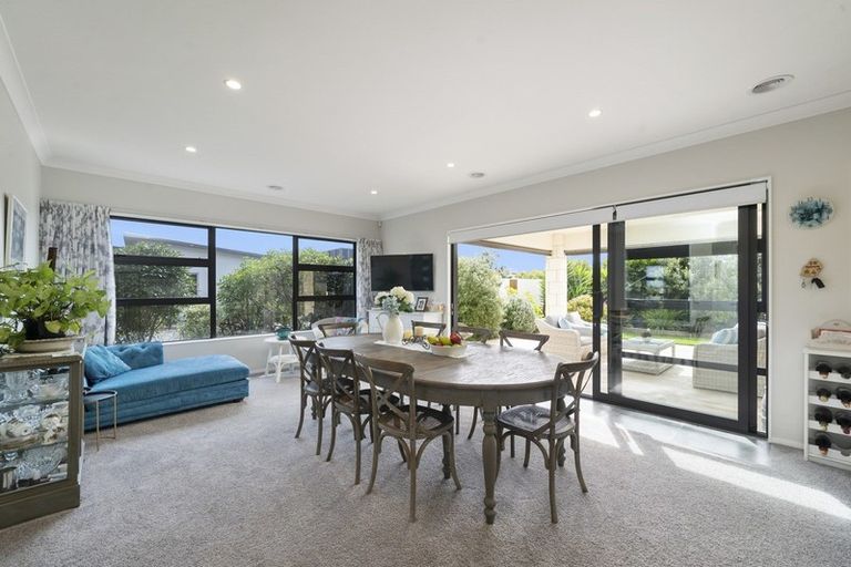 Photo of property in 14 Taranui Way, Paraparaumu Beach, Paraparaumu, 5032