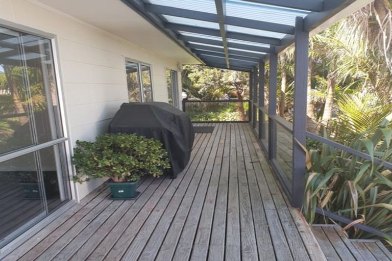 Photo of property in 47 Taihiki Road, Clarks Beach, 2122