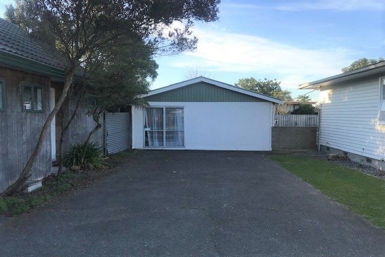 Photo of property in 18 Howard Road, Taradale, Napier, 4112