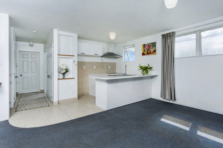 Photo of property in 44a Waverley Avenue, Glenfield, Auckland, 0629