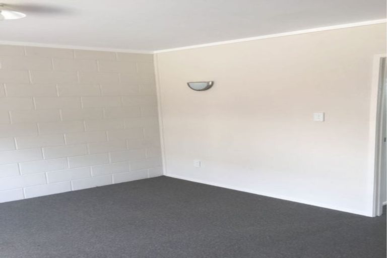 Photo of property in 60b Royal Road, Massey, Auckland, 0614