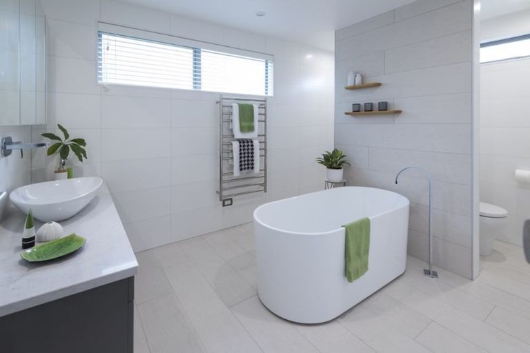 Photo of property in 7 Trident Place, Shelly Park, Auckland, 2014